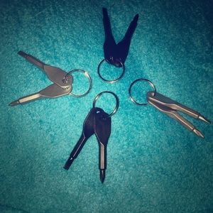 BUNDLE! 4 Pocket Screwdriver for Keychain Sets